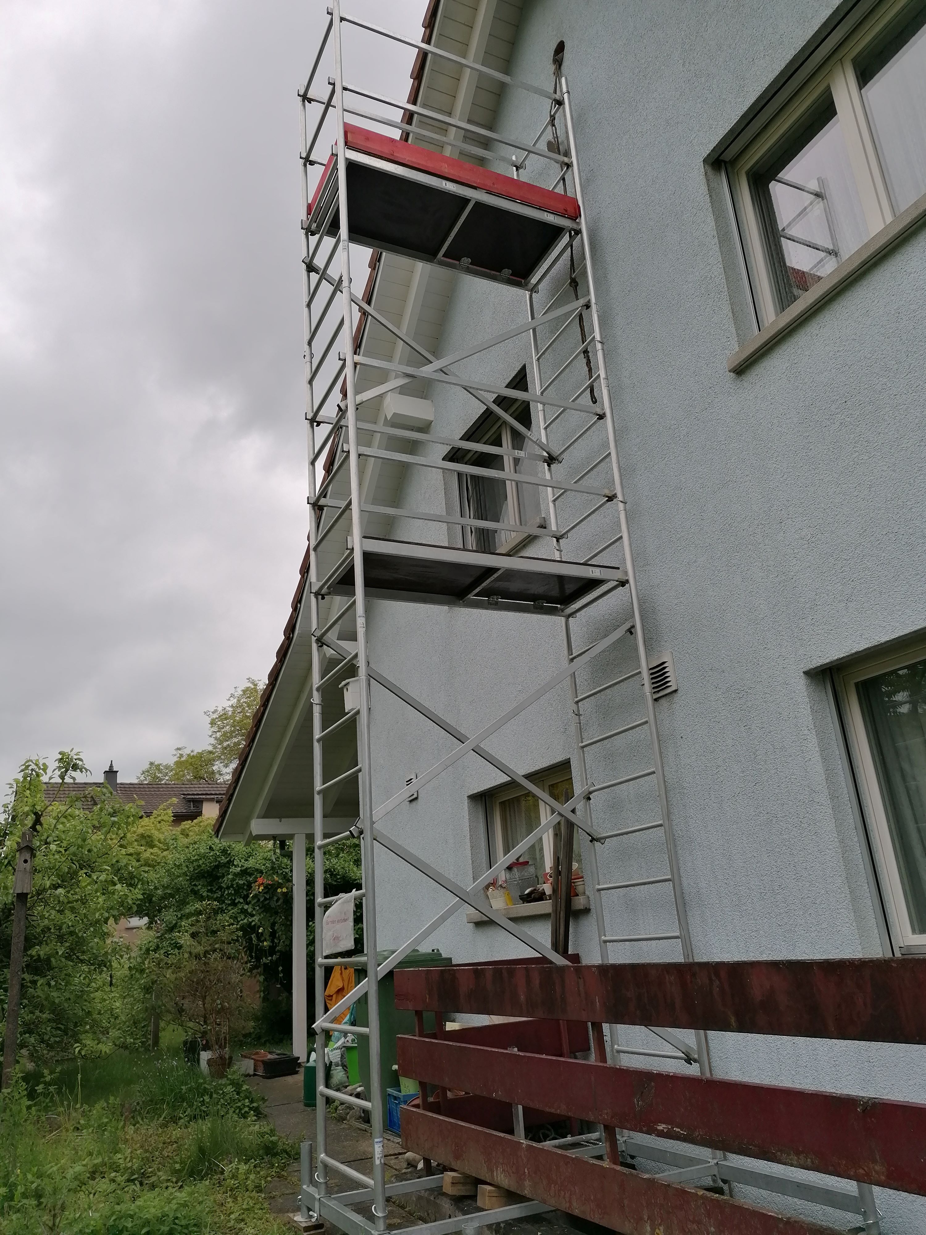 Malerarbeiten auf der Ostseite